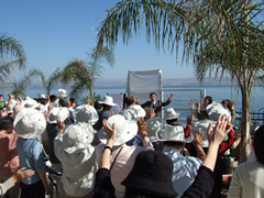 ガリラヤ湖畔での主日礼拝